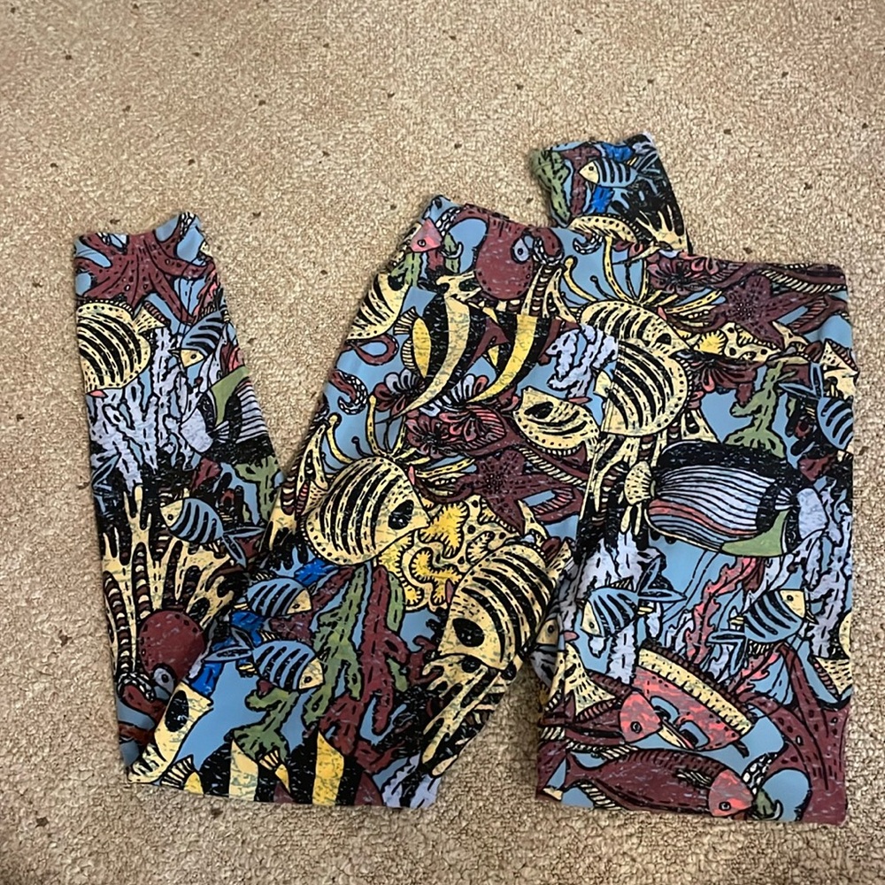 Lularoe OS Fish Aquarium leggings HTF rare print
